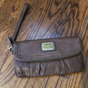 Fossil clutch